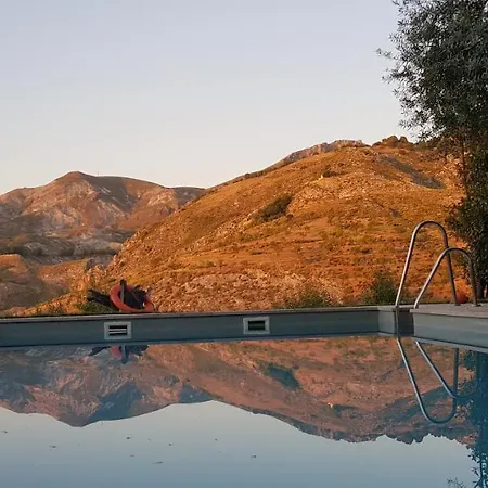 Hotel La Almunia Del Valle 3*