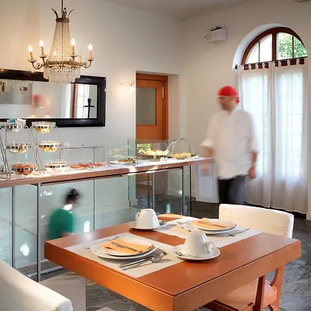 Hotel La Almunia Del Valle 3*