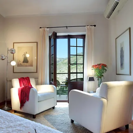 La Almunia Del Valle Hotel 3*